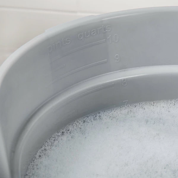 Rubbermaid FG296300GRAY BRUTE 10 Qt. Gray Round Bucket 6 Rubbermaid FG296300GRAY BRUTE 10 Qt. Gray Round Bucket - Image 6