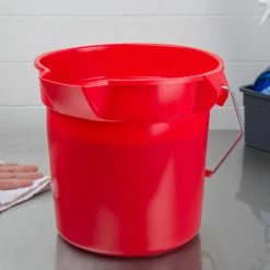 Rubbermaid FG296300RED BRUTE 10 Qt. Red Round Bucket -VIETRI SHOP 1735599