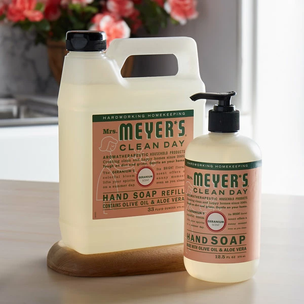 Mrs. Meyer's® Mrs. Meyer's Clean Day 651332 12.5 Oz. Geranium Scented Hand Soap With Pump - 6/Case 4 Mrs. Meyer's® Mrs. Meyer's Clean Day 651332 12.5 Oz. Geranium Scented Hand Soap With Pump - 6/Case - Image 4