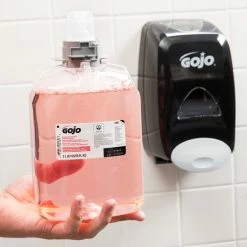 GOJO® 5261-02 FMX-20 Luxury 2000 ML Cranberry Foaming Hand Soap - 2/Case